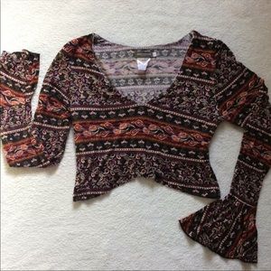 Boho Bell Sleeve Crop Top 🍃